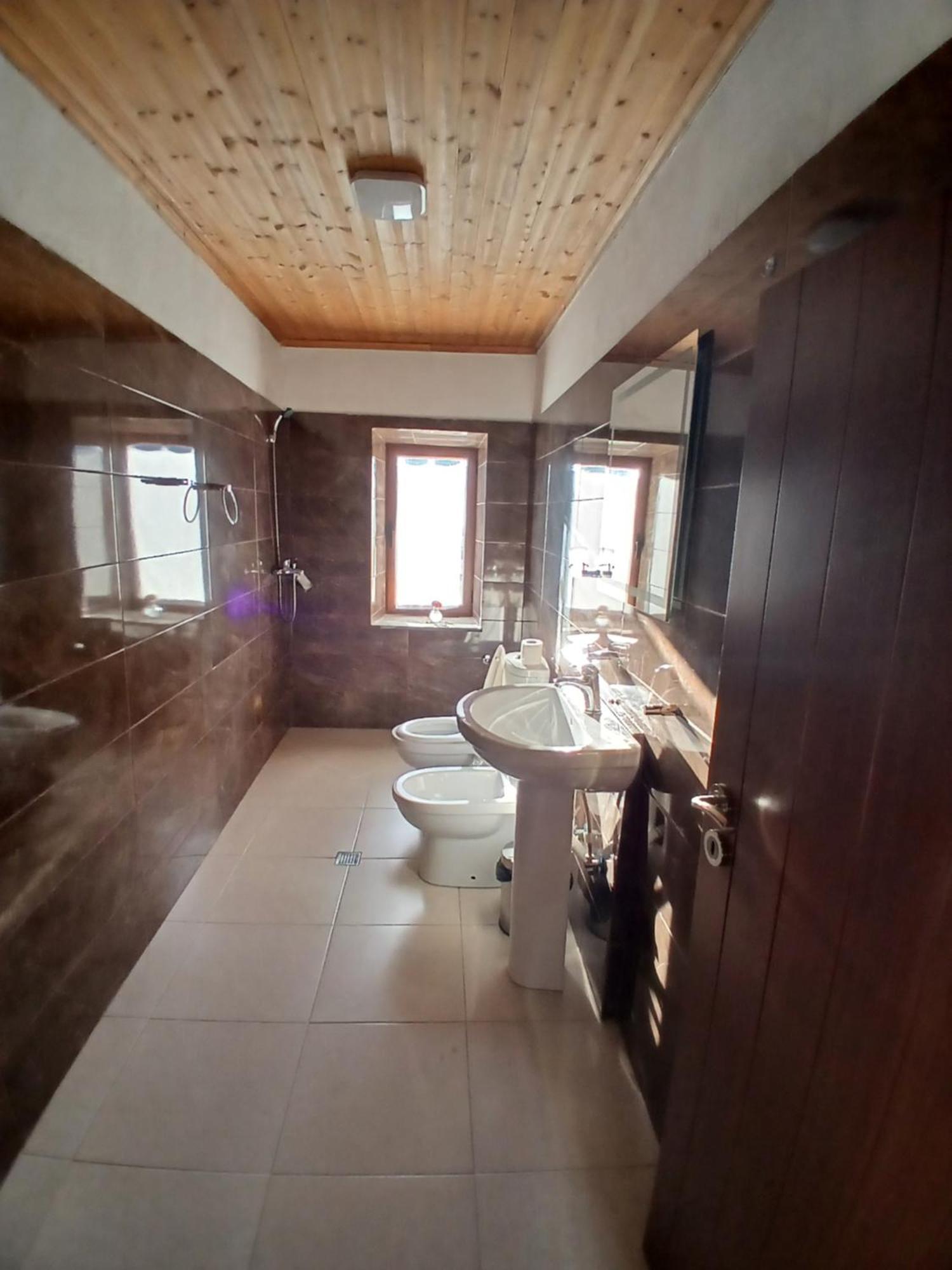 Bujtina Tusha Hotel Priska e Madhe Exterior photo