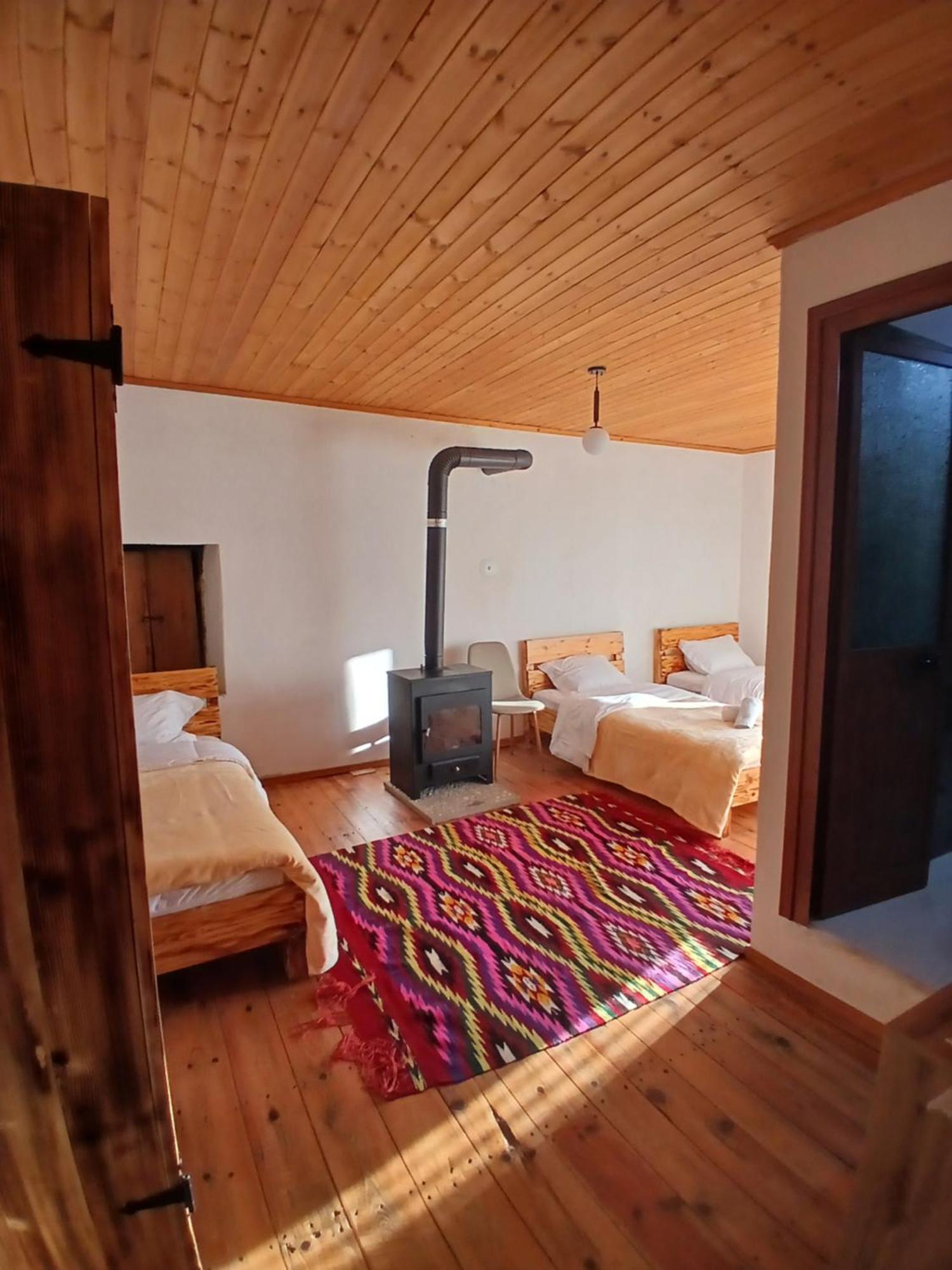 Bujtina Tusha Hotel Priska e Madhe Exterior photo