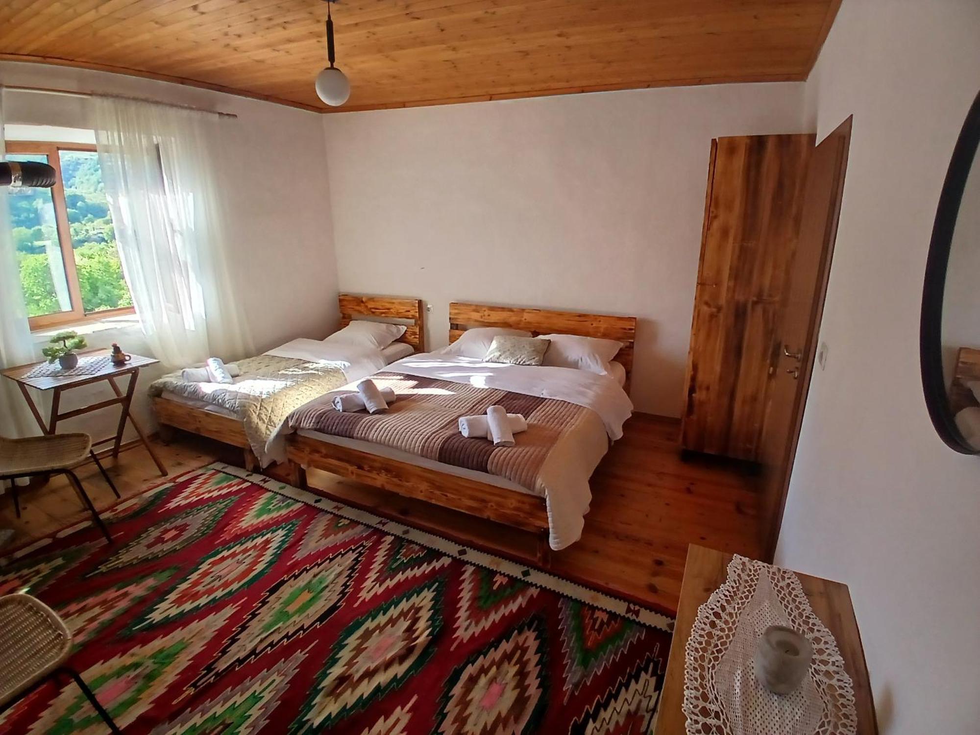 Bujtina Tusha Hotel Priska e Madhe Exterior photo